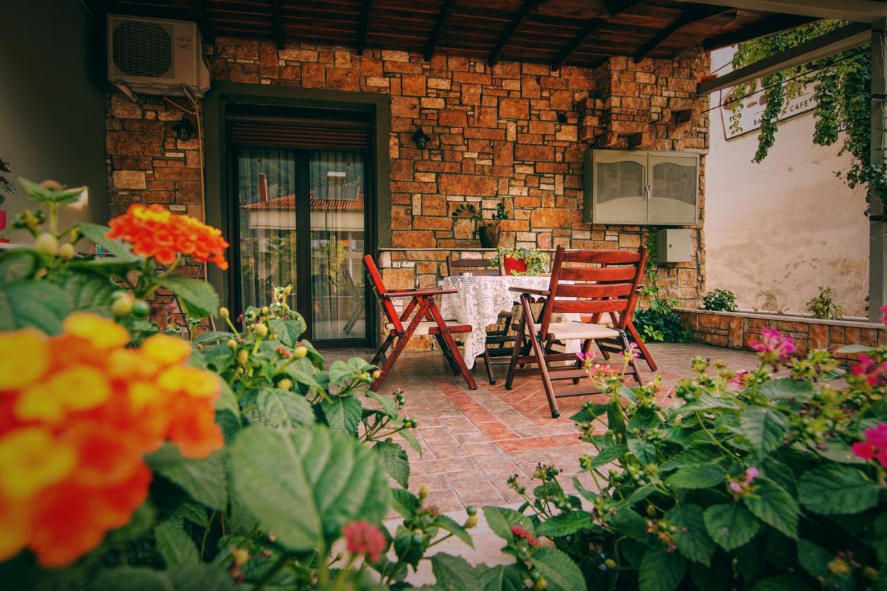 Kallinikos Guesthouse Loutraki  Exterior photo