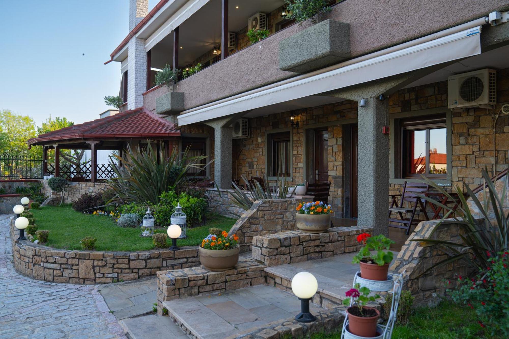 Kallinikos Guesthouse Loutraki  Exterior photo