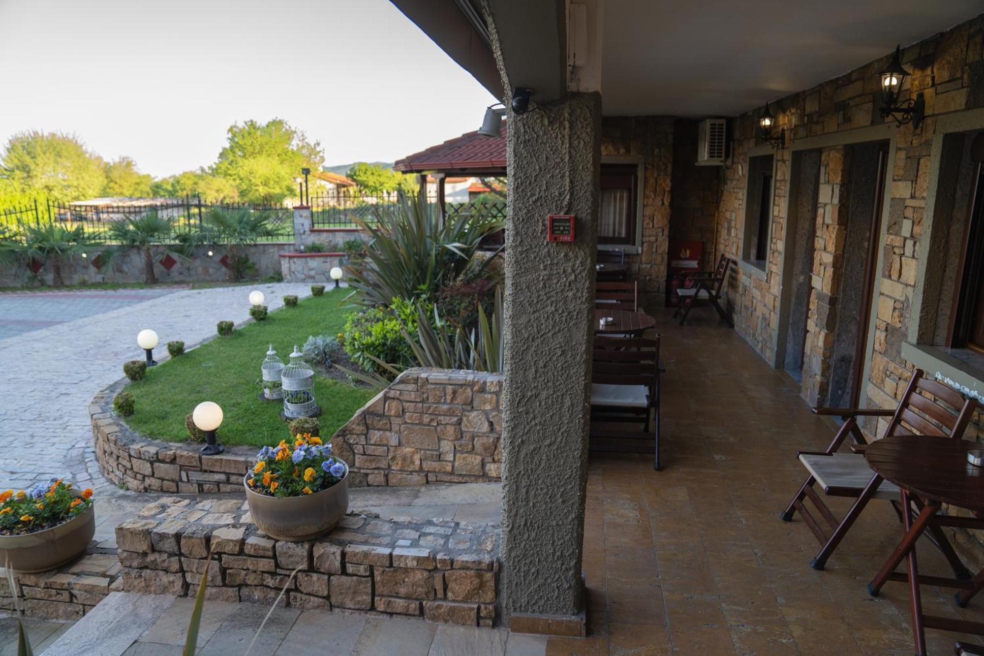 Kallinikos Guesthouse Loutraki  Exterior photo